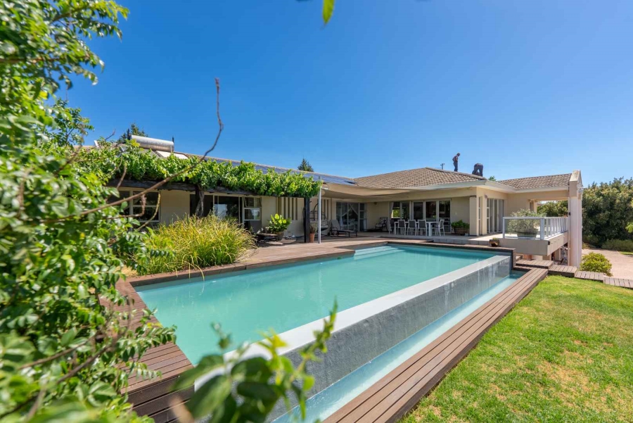 5 Bedroom Property for Sale in Stellenbosch Farms Western Cape